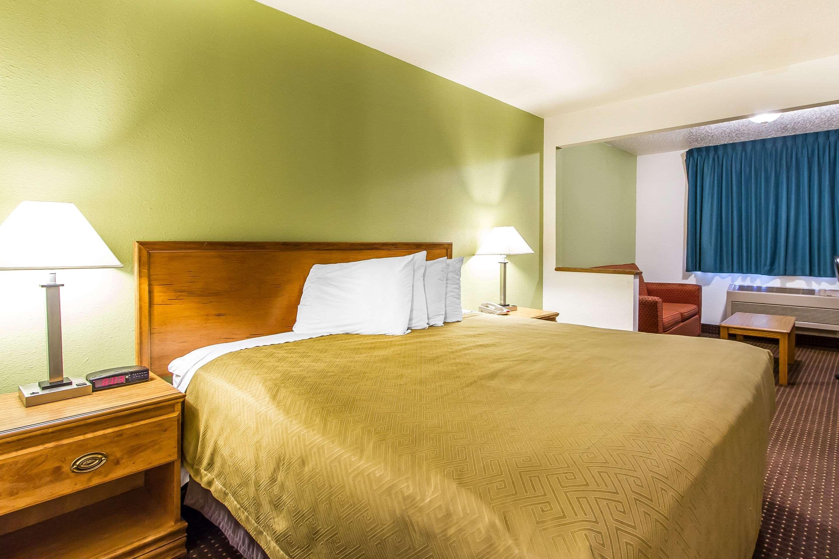 Econo Lodge & Suites Pekin Ngoại thất bức ảnh
