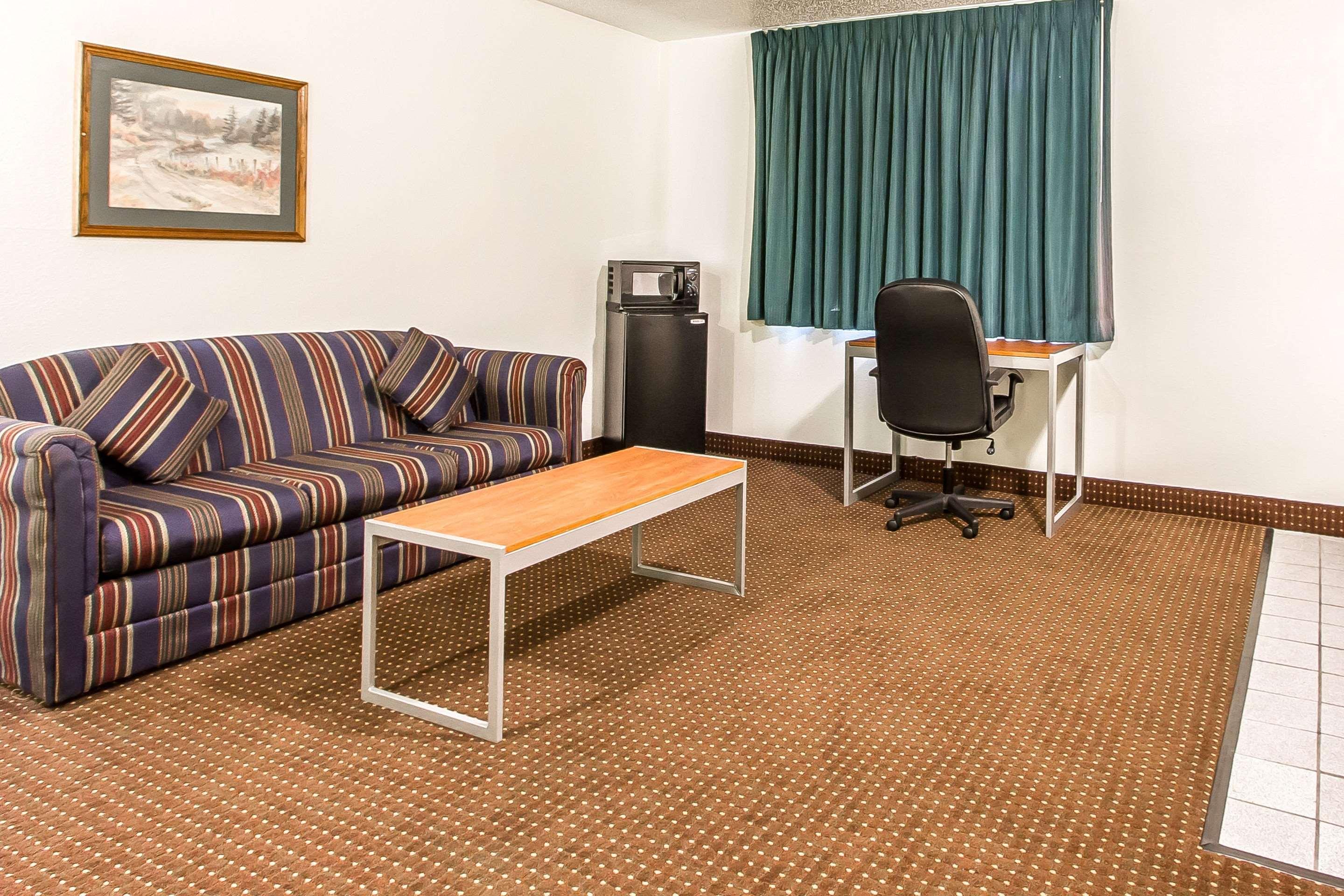 Econo Lodge & Suites Pekin Ngoại thất bức ảnh