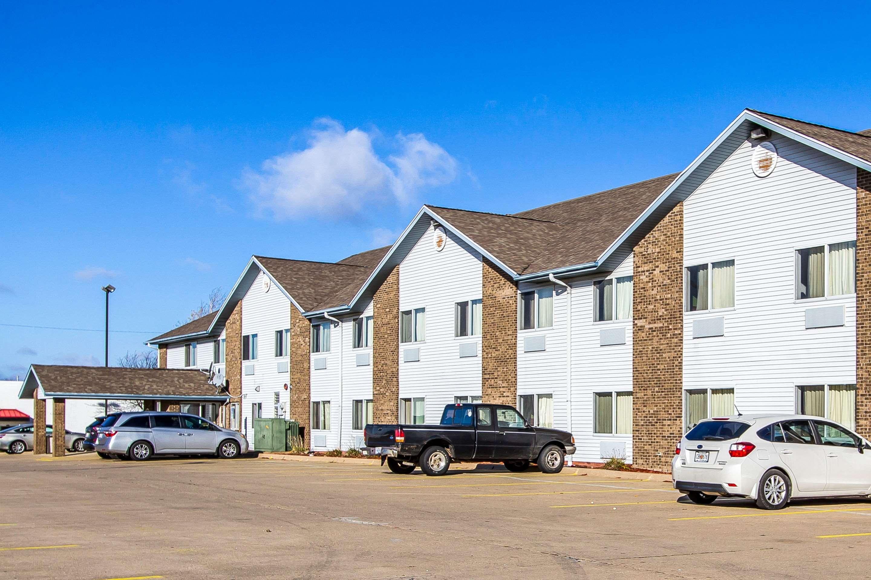 Econo Lodge & Suites Pekin Ngoại thất bức ảnh