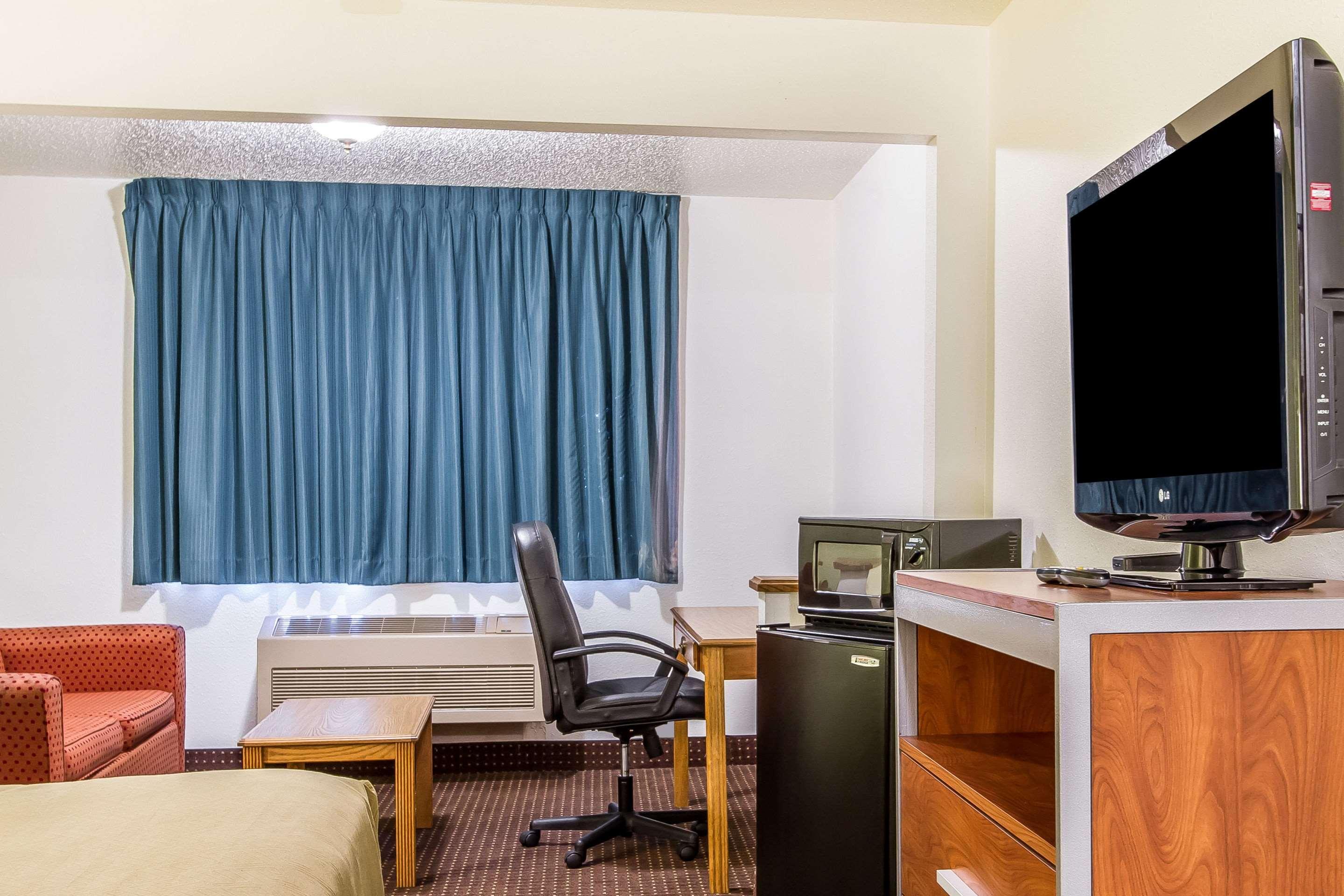 Econo Lodge & Suites Pekin Ngoại thất bức ảnh
