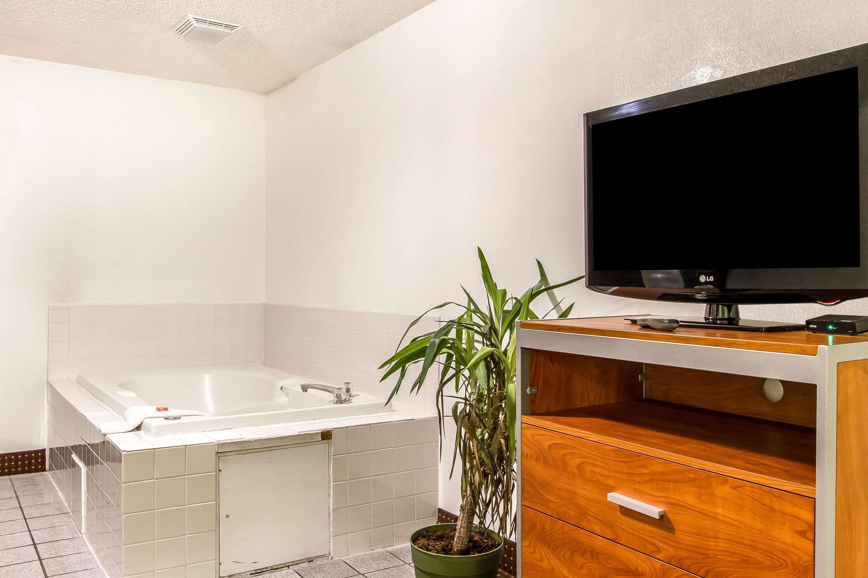 Econo Lodge & Suites Pekin Ngoại thất bức ảnh