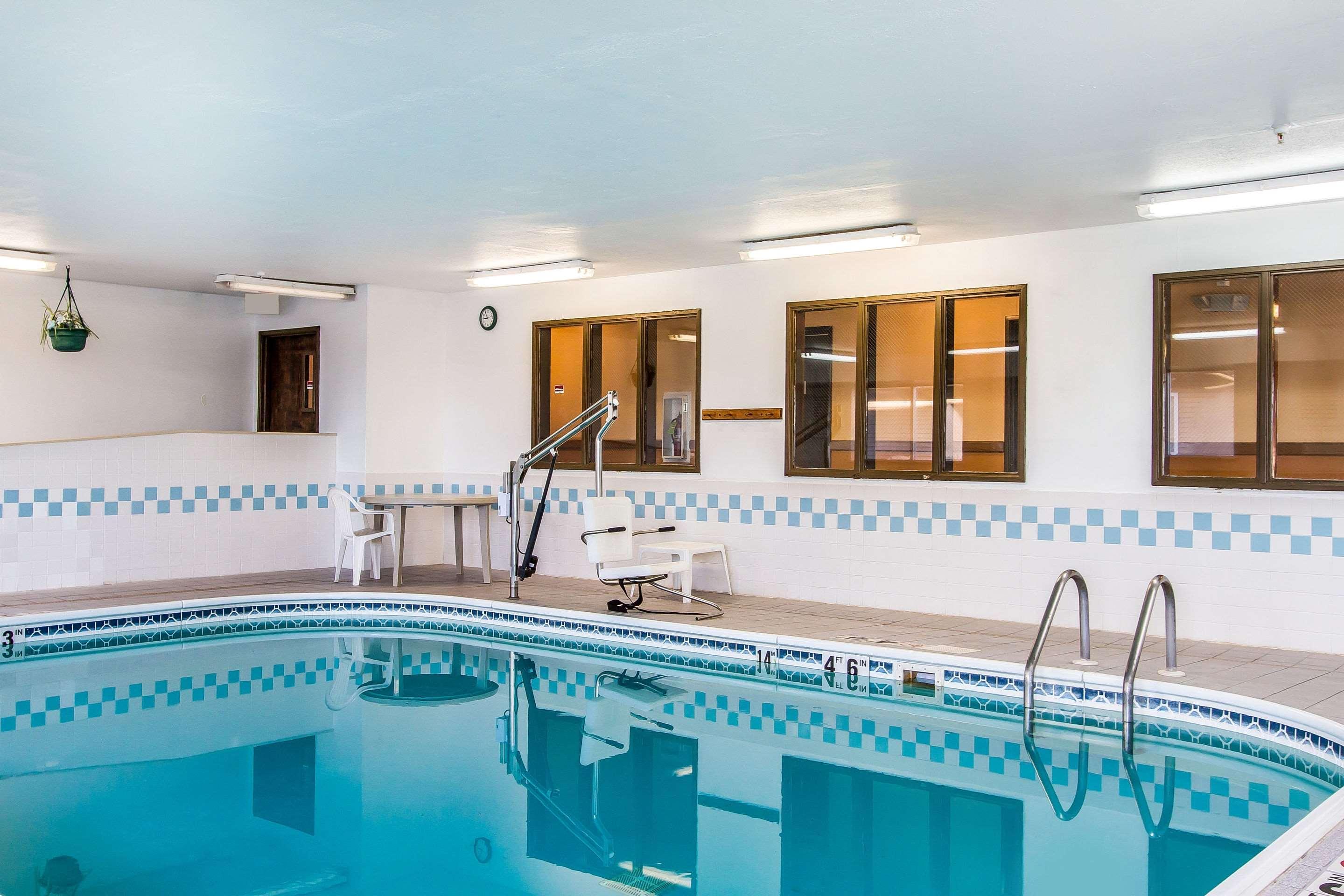 Econo Lodge & Suites Pekin Ngoại thất bức ảnh